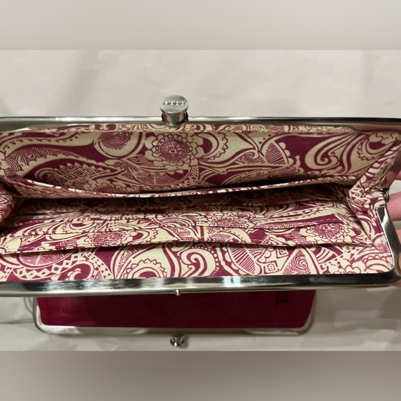 HOBO FUSCHIA KISS-LOCK WALLET NWT - Picture 4 of 7